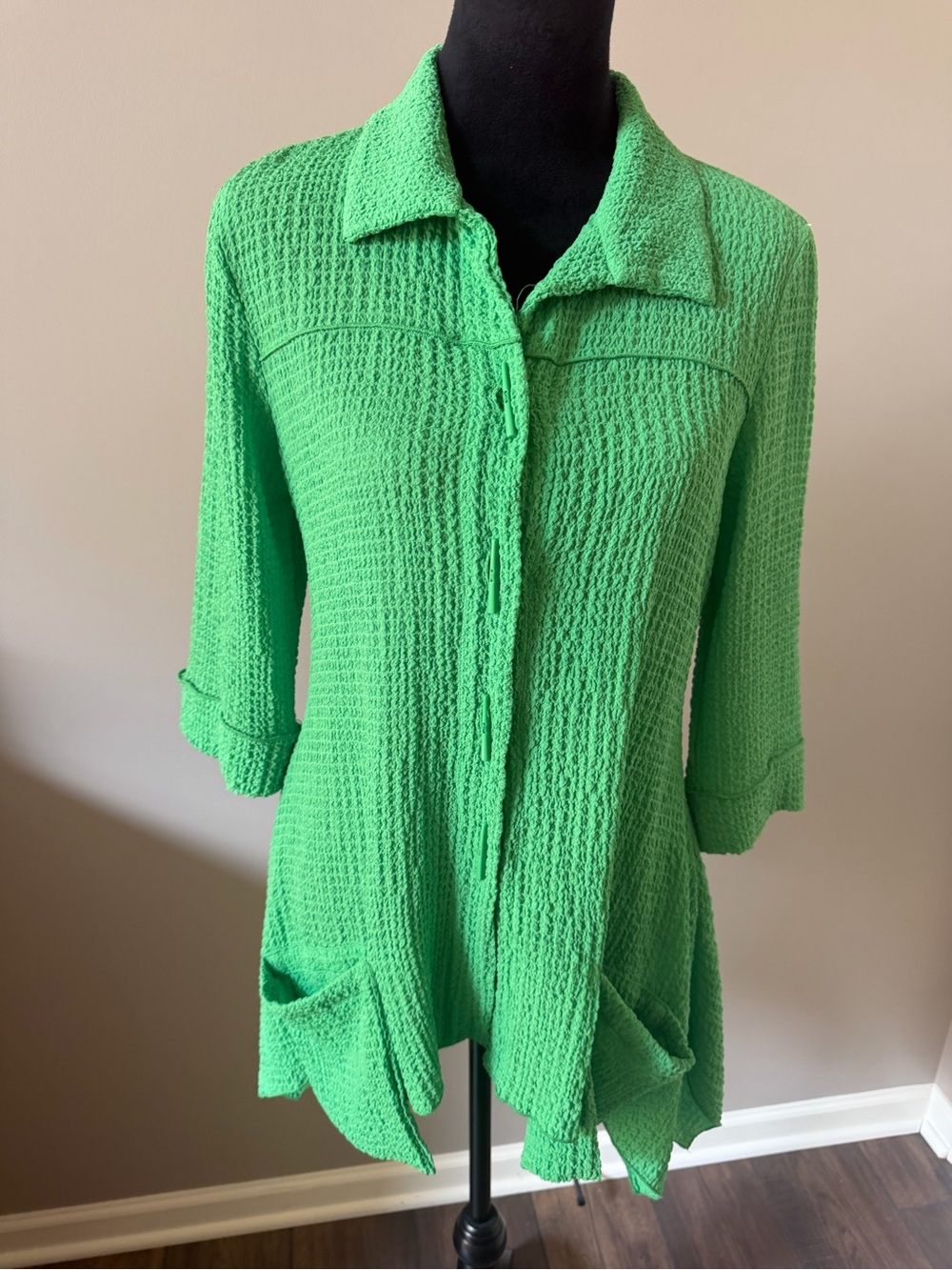 I.C. By Connie K Bright Green Textured Button-Front Tunic Medium